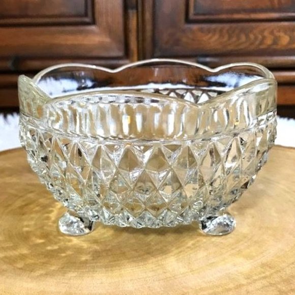 Vintage Cut Crystal Scalloped Edge Multi Faceted Footed Bowl - Picture 1 of 7